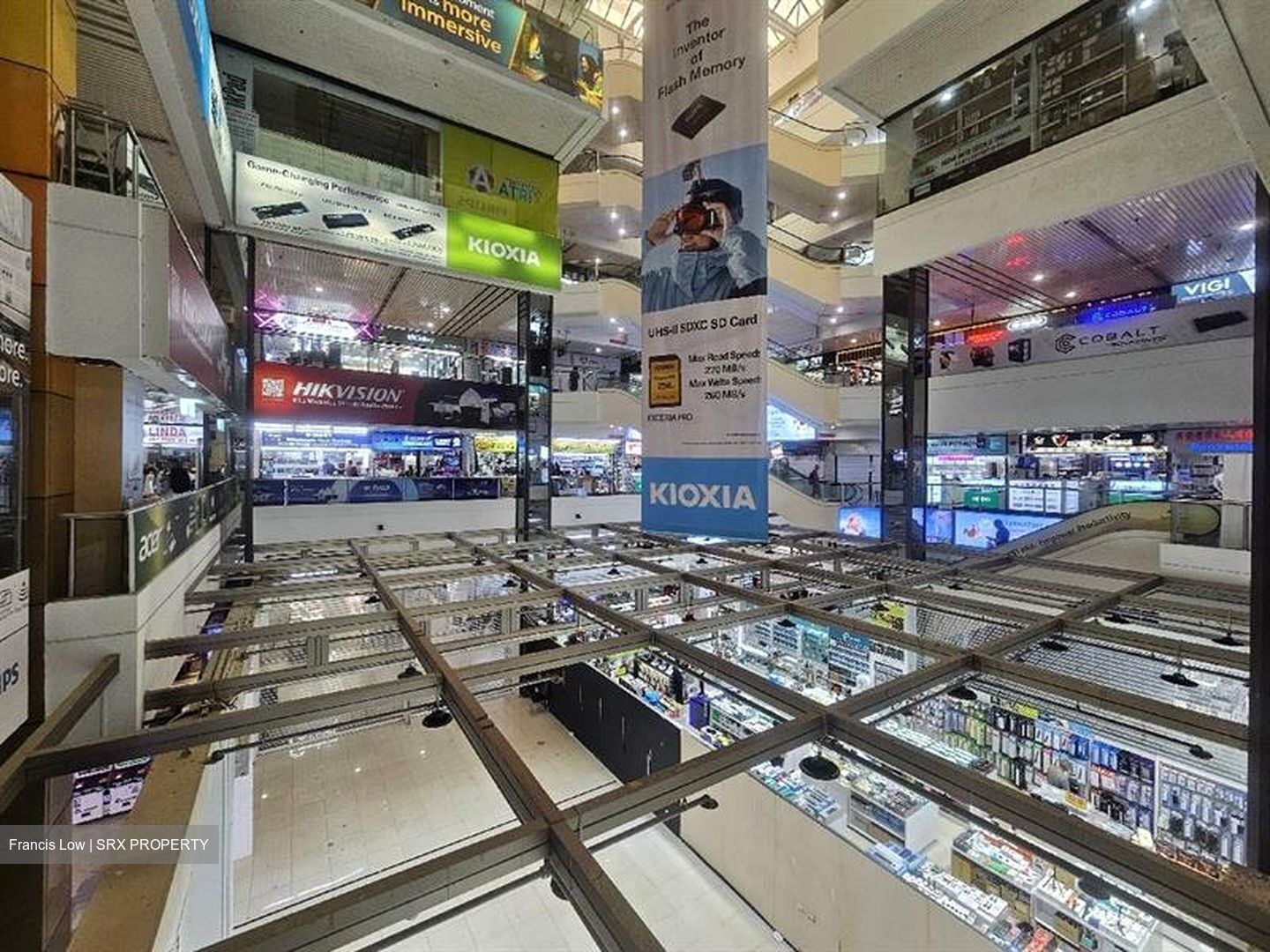 Sim Lim Square (D7), Shop House #556547671